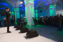 Ведущий Дмитрий Лавров. Изображение 37785