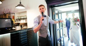 Ведущий Дмитрий Кулишов. Изображение 56377