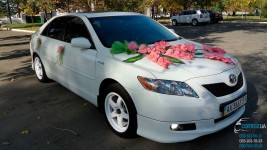 Свадебный автомобиль Toyota Camry Hybrid (Тойота Камри Гибрид) белого цвета. Изображение 2540