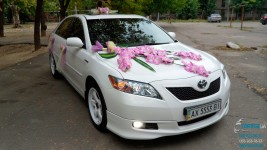 Свадебный автомобиль Toyota Camry Hybrid (Тойота Камри Гибрид) белого цвета. Изображение 2535