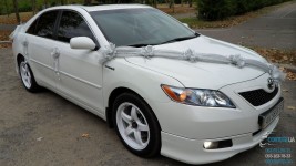 Свадебный автомобиль Toyota Camry Hybrid (Тойота Камри Гибрид) белого цвета. Изображение 2534