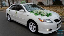 Свадебный автомобиль Toyota Camry Hybrid (Тойота Камри Гибрид) белого цвета. Изображение 2530