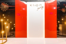 In red colour. Изображение 52842