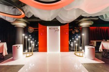 In red colour. Изображение 52843