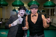 Застывший в работе. Изображение 72667