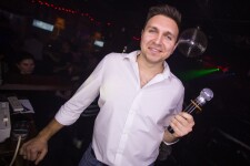 Застывший в работе. Изображение 72657