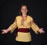 Ведущая Оксана. Изображение 9429