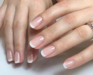 Французский свадебный маникюр