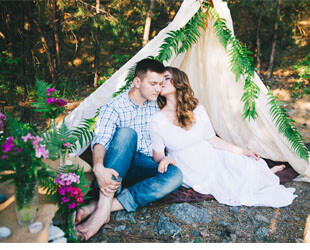 Чувственная лавстори Жени и Марины в лесу. Чувственная лавстори Жени и Марины в лесу.