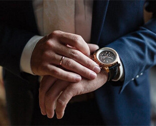 Нужно ли делать маникюр жениху на свадьбу? Нужно ли делать маникюр жениху на свадьбу?