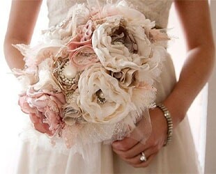 Зачем нужен свадебный букет дублер? Зачем нужен свадебный букет дублер?