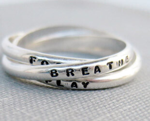 Надпись на обручальном кольце Надпись на обручальном кольце