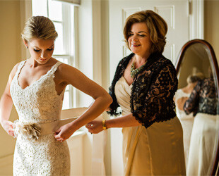 Наряд для мамы невесты: скрываем проблемные зоны