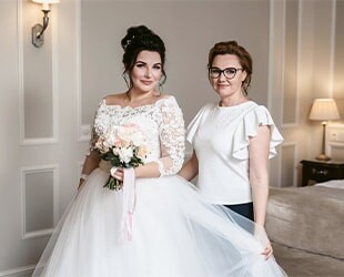 В чем разница между свадебным координатором и организатором?