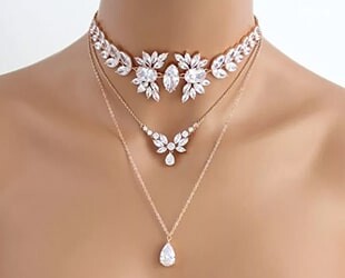 Выбираем колье для образа невесты
