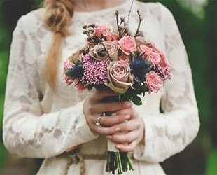 Креативный свадебный букет в деревенском стиле