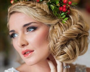 Прическа невесты на свадьбу в украинском стиле Прическа невесты на свадьбу в украинском стиле
