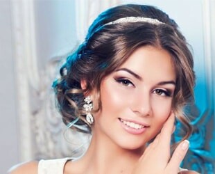 Свадебная прическа в греческом стиле Свадебная прическа в греческом стиле