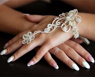 Свадебные украшения для рук невесты Свадебные украшения для рук невесты