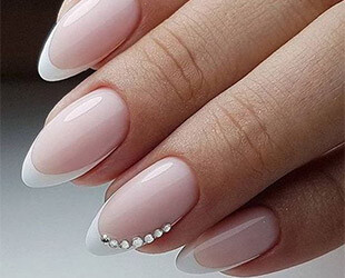 Свадебный маникюр в розовом цвете Свадебный маникюр в розовом цвете