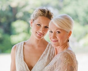 Рекомендации по выбору прически для мамы невесты