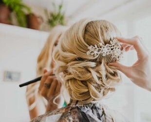 Визажист и парикмахер в одном лице на свадьбу "за" или "против"