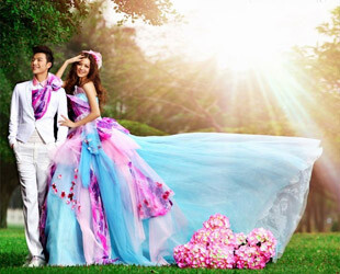 Цветные свадебные платья