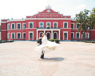 Театр имени Марка Кропивницкого - лого