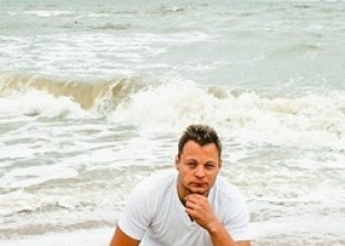 Павел Гомзяков Павел Гомзяков - лого