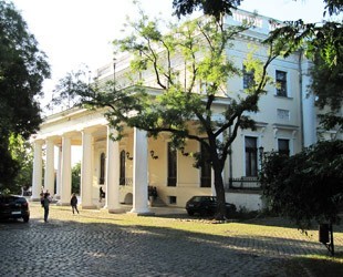 Воронцовский дворец и колоннада Воронцовский дворец и колоннада - лого