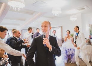 Ведущий Андрей Любченко - лого