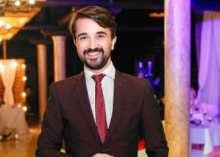 Ведущий Роман Петров Ведущий Роман Петров - лого