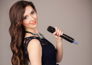 Ведущая Илона Белобородова - лого