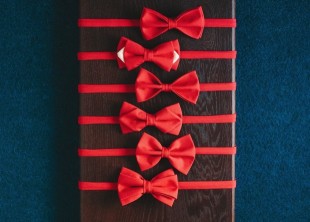 MomBowTie - лого