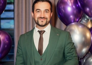 Ведущий Александр Высоцкий - лого