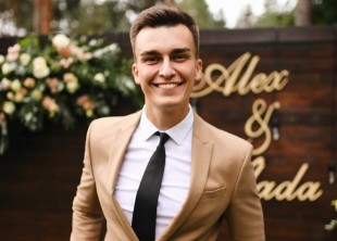 Роман Невидомский - лого