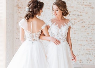 Tira Showroom Tira Showroom - лого