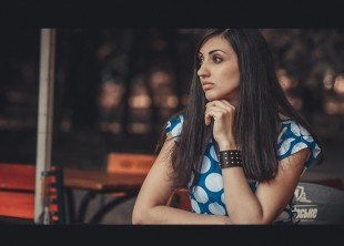 Ведущая Ксения Чери - лого