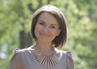 Ведущая семейных и корпоративных праздников, церемониймейстер - лого