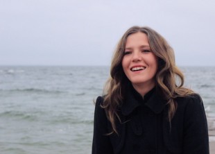 Viola Pictures - лого