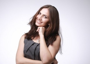 ведущая Ирина Шевченко - лого