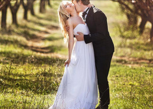 Свадебный салон и студия пошива Wedding Свадебный салон и студия пошива Wedding - лого