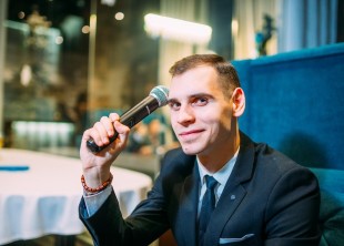 Ведущий Дмитрий Ефремов Ведущий Дмитрий Ефремов - лого