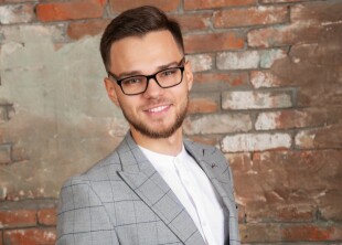 Ведущий Николай Прис - лого