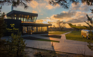 Yellow Plane - лого