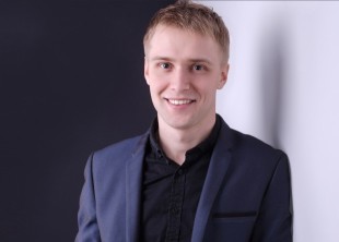 Ведущий и организатор Александр Свирь Svir Event Group - лого