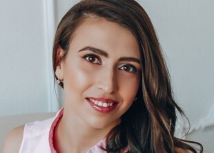 ВІЗАЖИСТ СТИЛІСТ ВИШКОВСЬКА ВІКТОРІЯ - лого