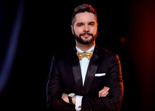 Ведущий Дмитрий Лавров - лого