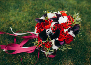 More Flowers - лого