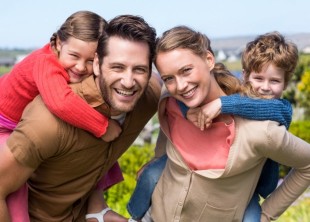 Семейная видеосъемка. Ролики и документальные фильмы - лого